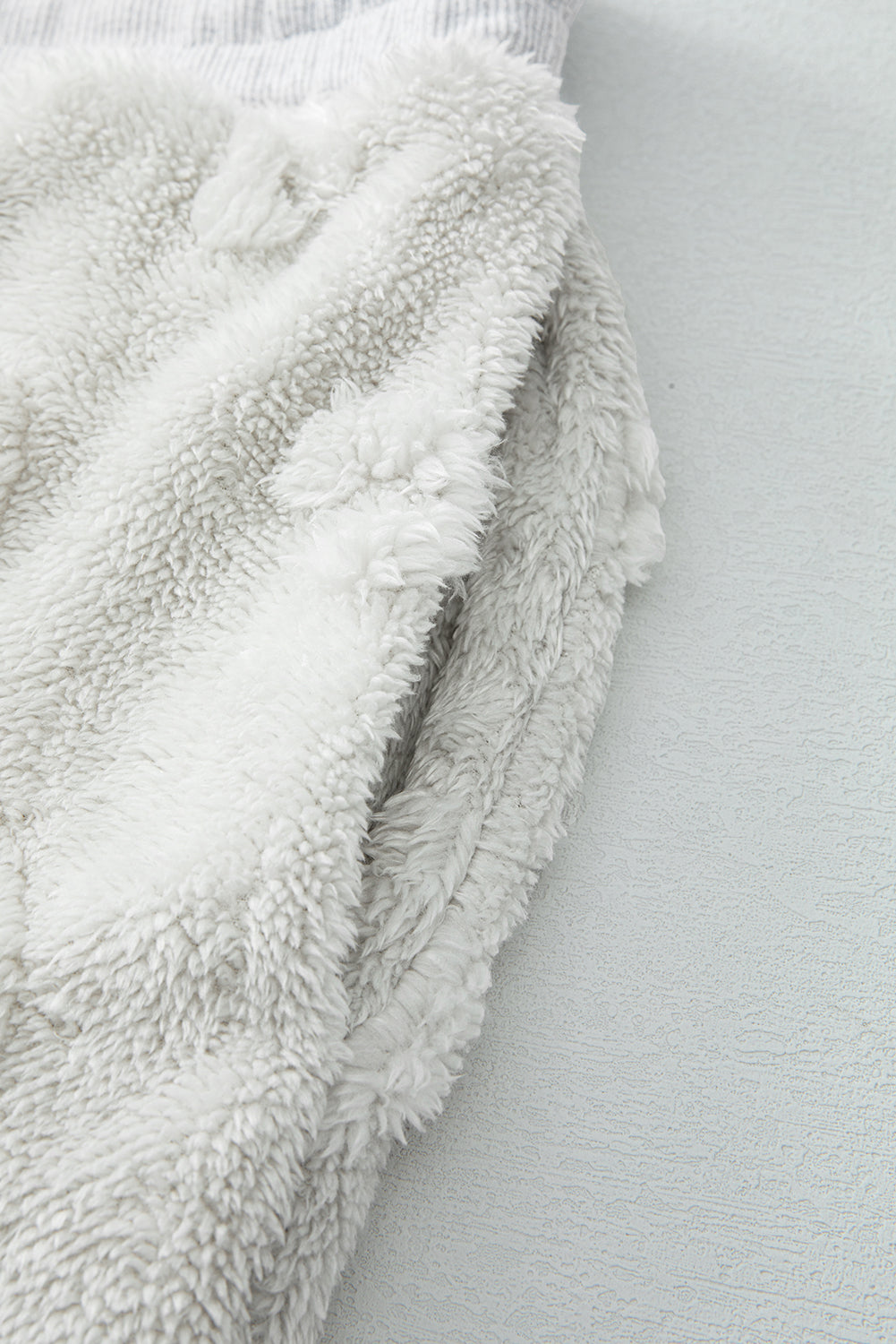 Snowy Snuggle Lounge Set – Two-Piece Fuzzy Pullover & Pants