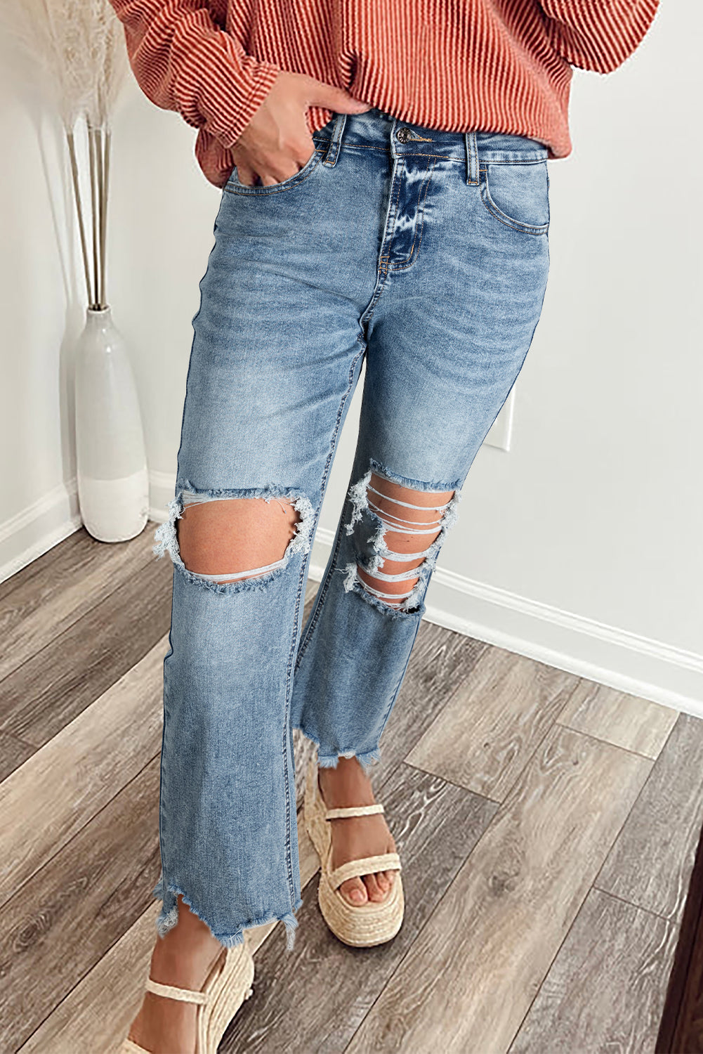 Knee Fit Flare Jeans
