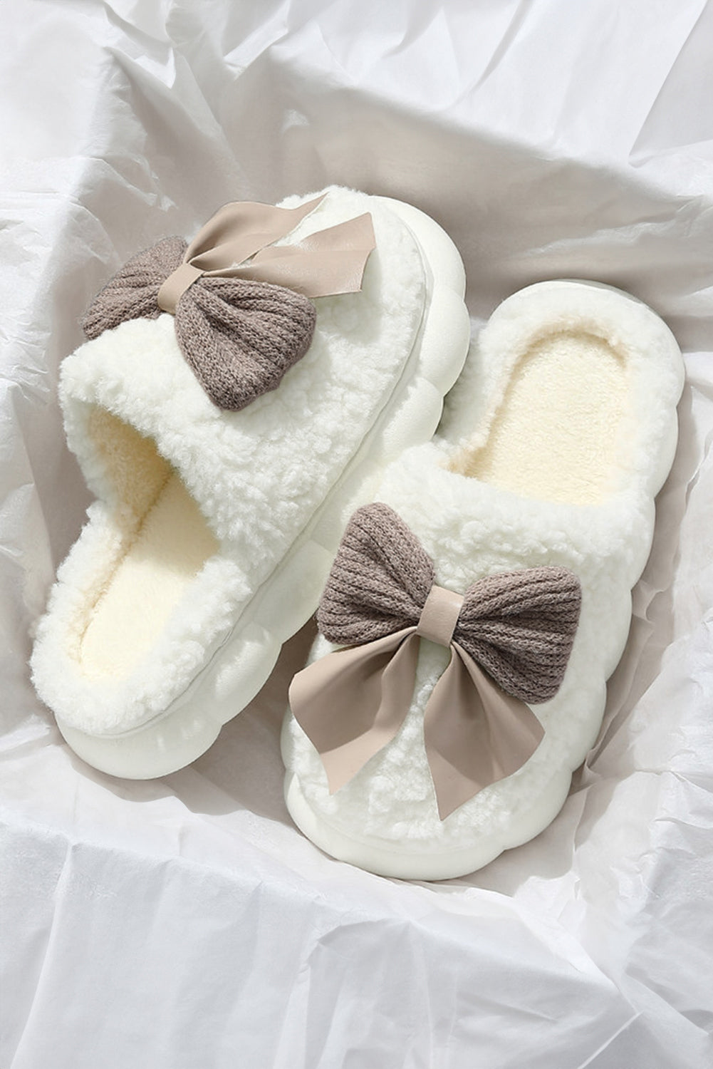 White Bowknot Applique Plush Slippers