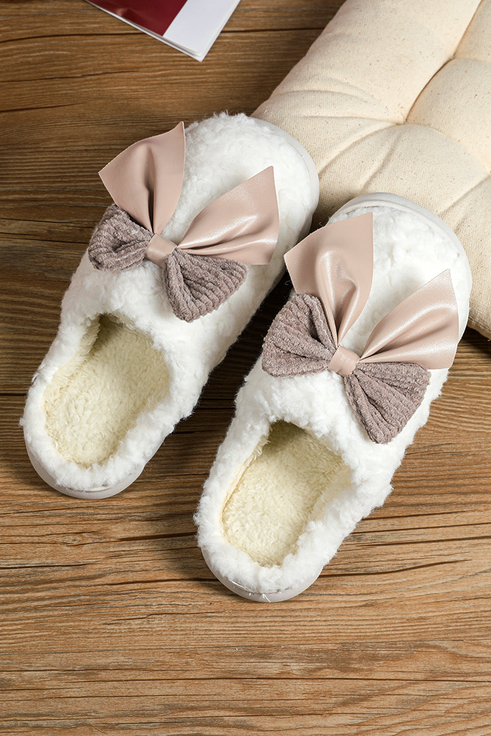 White Bowknot Applique Plush Slippers